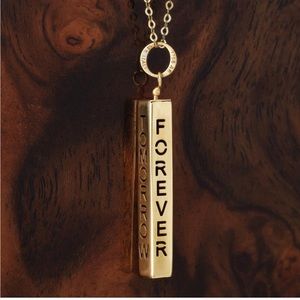 Stauer 14k gold pendant made in Italy.